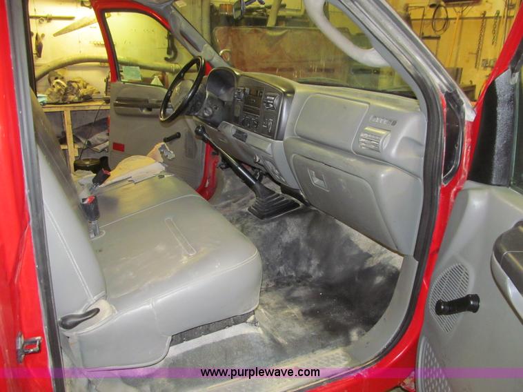 image for item L5512 2006 Ford F250 Super Duty XL pickup truck