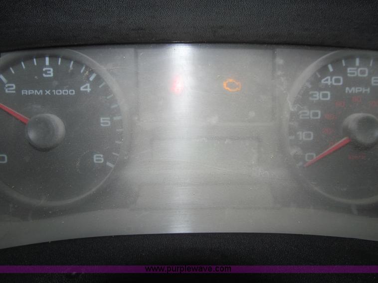 image for item L5512 2006 Ford F250 Super Duty XL pickup truck