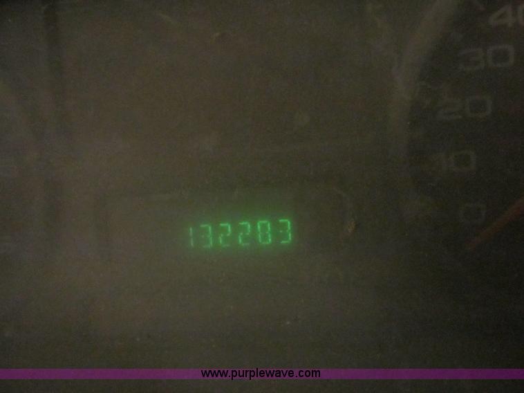 image for item L5512 2006 Ford F250 Super Duty XL pickup truck