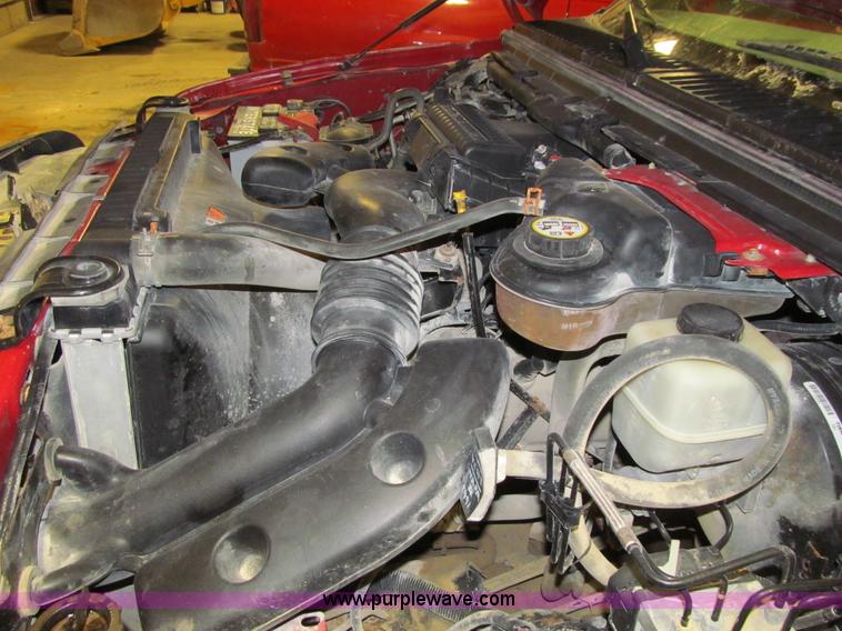 image for item L5512 2006 Ford F250 Super Duty XL pickup truck