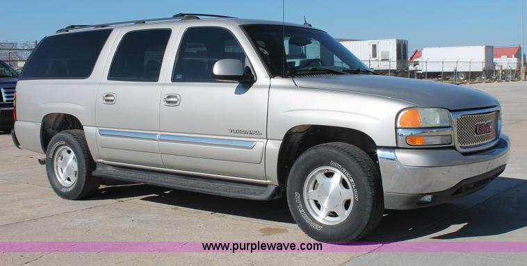 image for item L6754 2004 GMC Yukon XL 1500 SUV