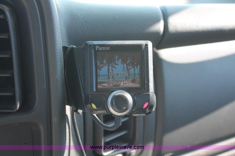 image for item L6754 2004 GMC Yukon XL 1500 SUV