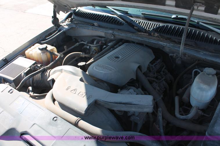 image for item L6754 2004 GMC Yukon XL 1500 SUV