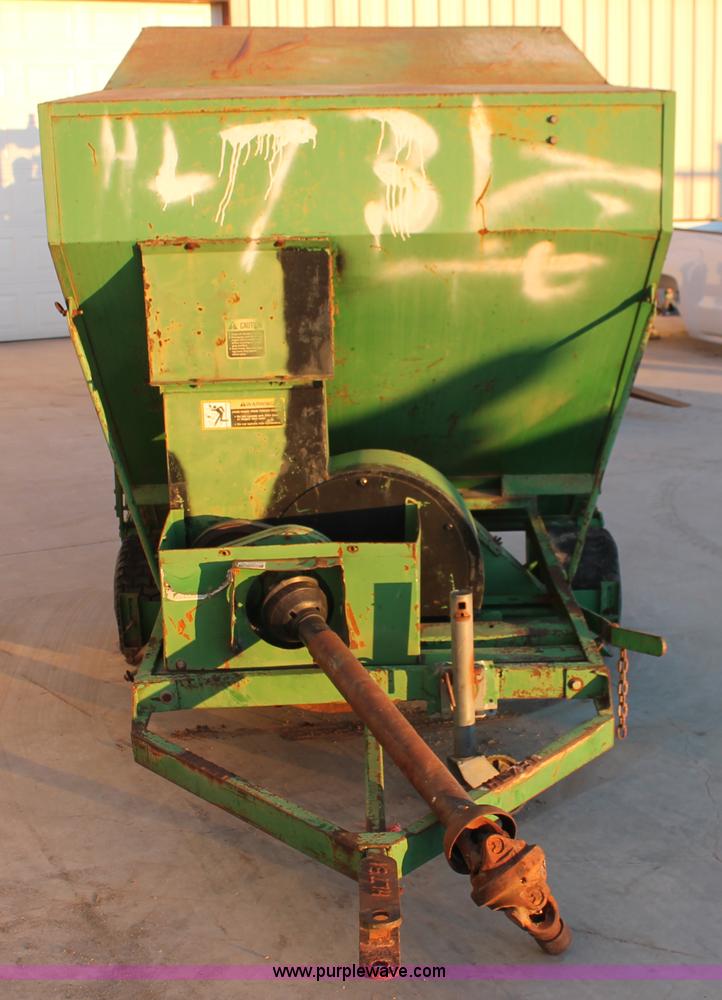 image for item L6756 John Deere 162 landscape vacuum