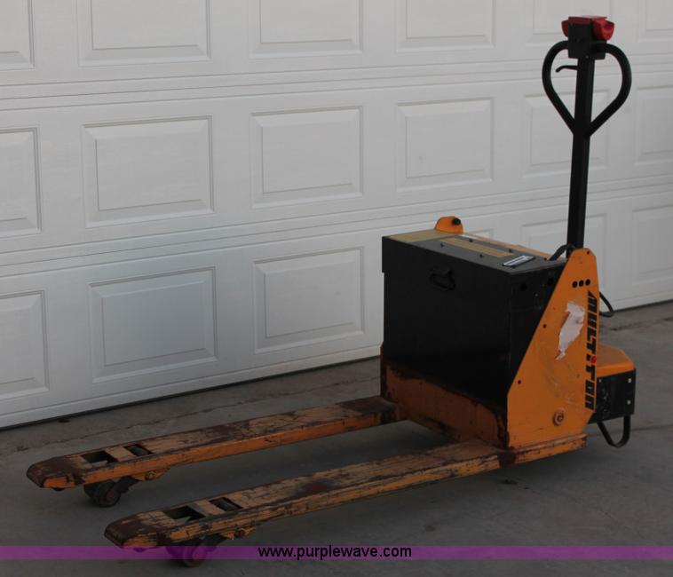image for item L6761 Multiton WM30 electric pallet jack