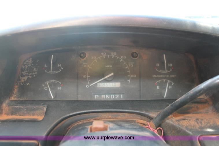 image for item L6766 1996 Ford F250 HD XL pickup truck