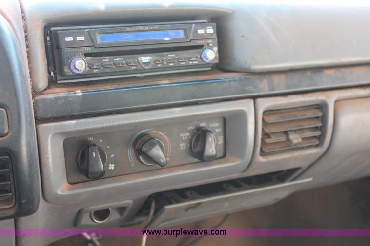 image for item L6766 1996 Ford F250 HD XL pickup truck