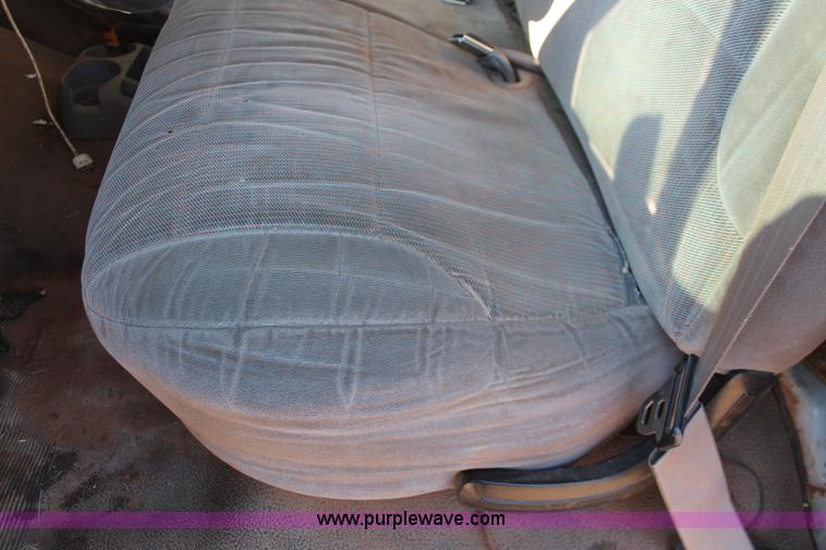 image for item L6766 1996 Ford F250 HD XL pickup truck