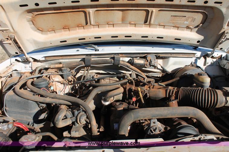 image for item L6766 1996 Ford F250 HD XL pickup truck