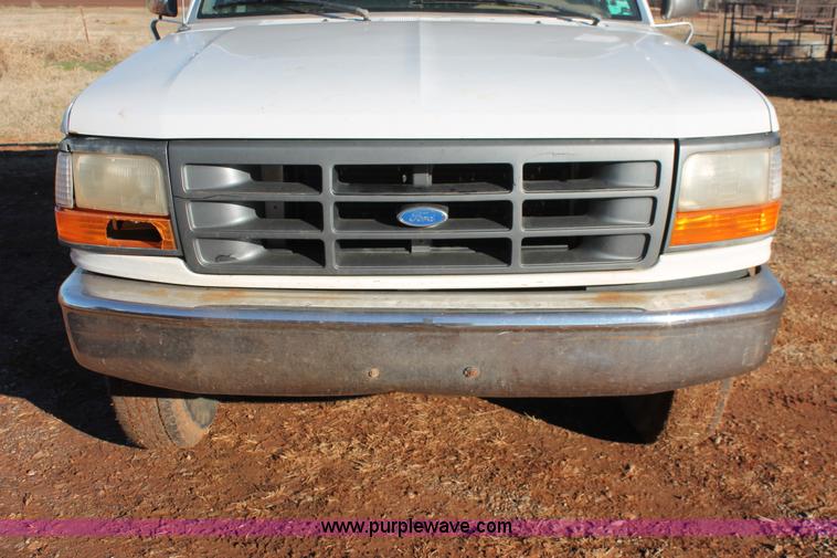 image for item L6766 1996 Ford F250 HD XL pickup truck