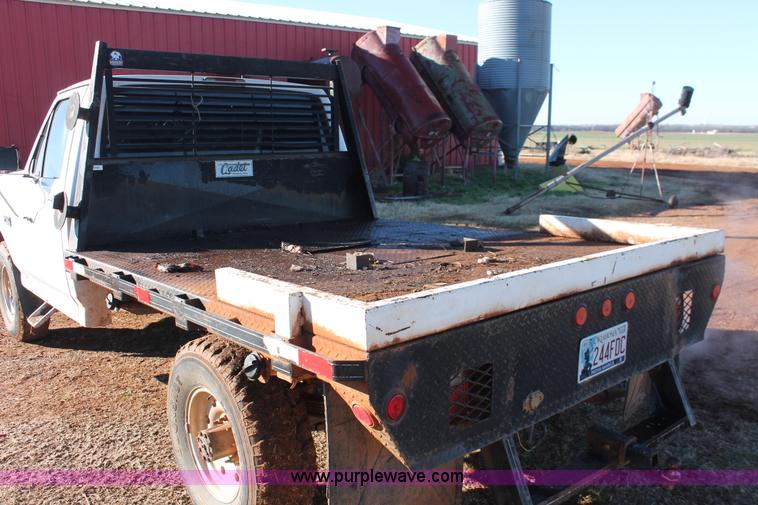 image for item L6766 1996 Ford F250 HD XL pickup truck