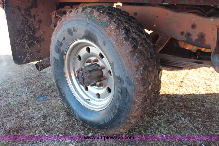 image for item L6766 1996 Ford F250 HD XL pickup truck