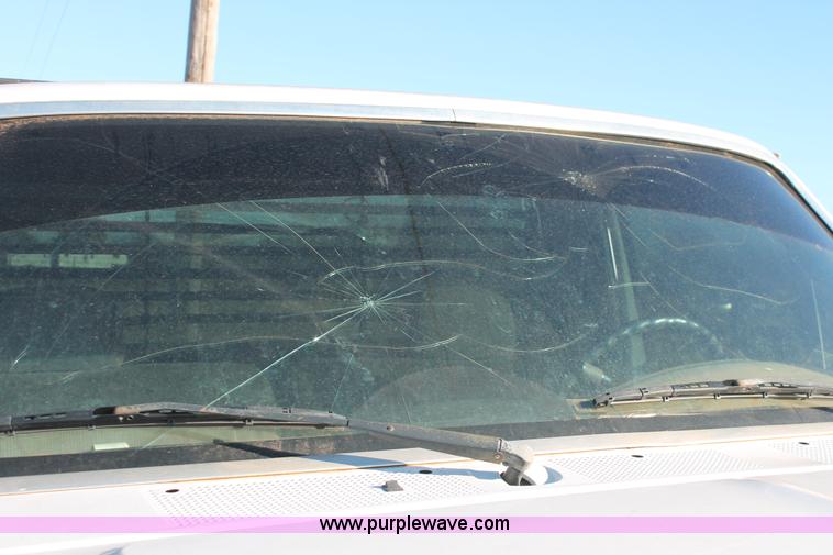 image for item L6766 1996 Ford F250 HD XL pickup truck