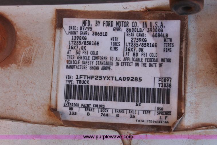 image for item L6766 1996 Ford F250 HD XL pickup truck