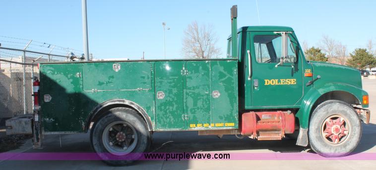 image for item L6772 1991 International 4900 service truck