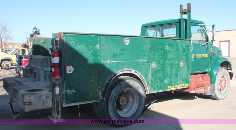 image for item L6772 1991 International 4900 service truck