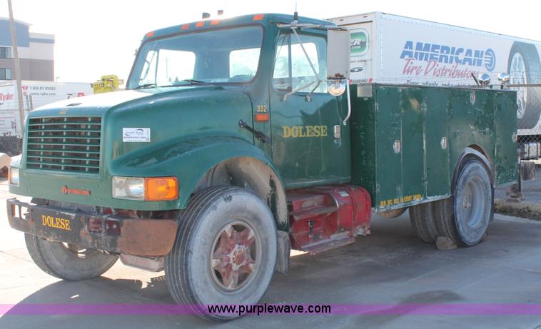 image for item L6772 1991 International 4900 service truck