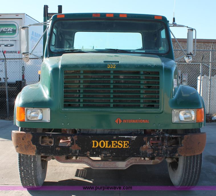 image for item L6772 1991 International 4900 service truck