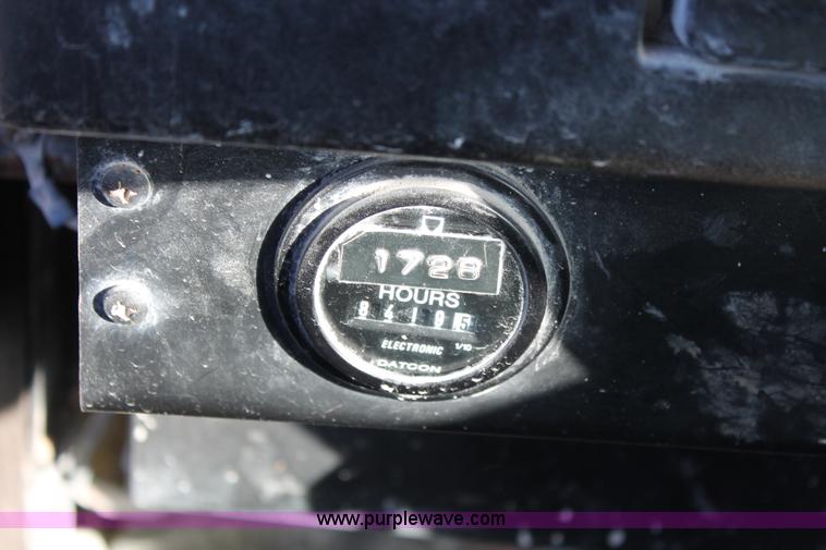 image for item L6772 1991 International 4900 service truck