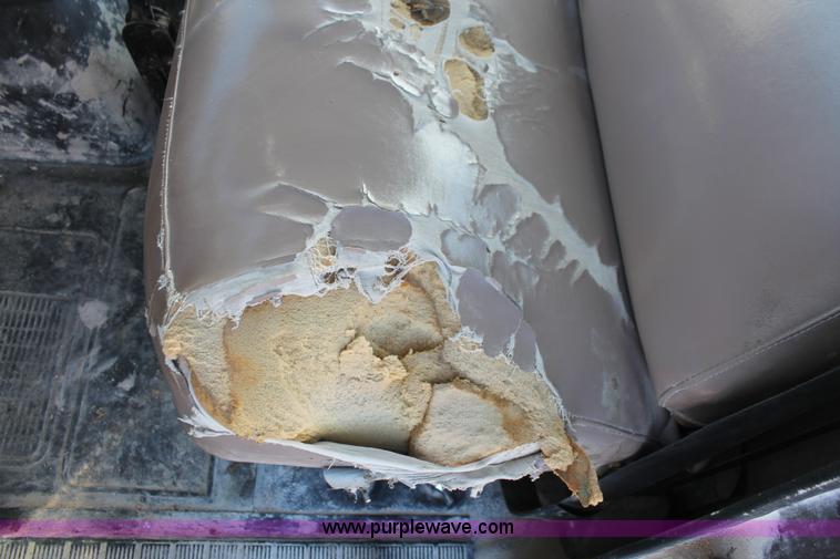 image for item L6772 1991 International 4900 service truck