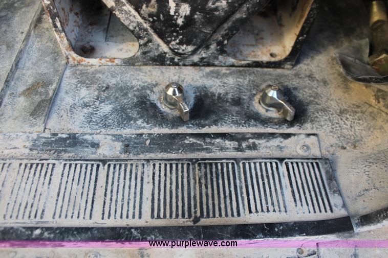 image for item L6772 1991 International 4900 service truck