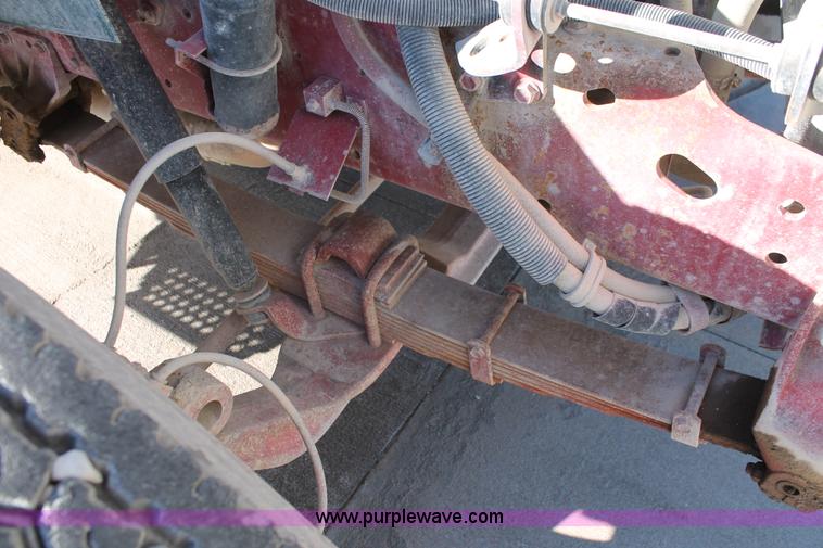 image for item L6772 1991 International 4900 service truck