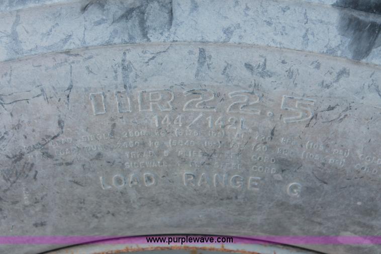 image for item L6772 1991 International 4900 service truck