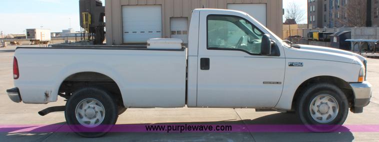 image for item L6774 2002 Ford F250 Super Duty XL pickup truck