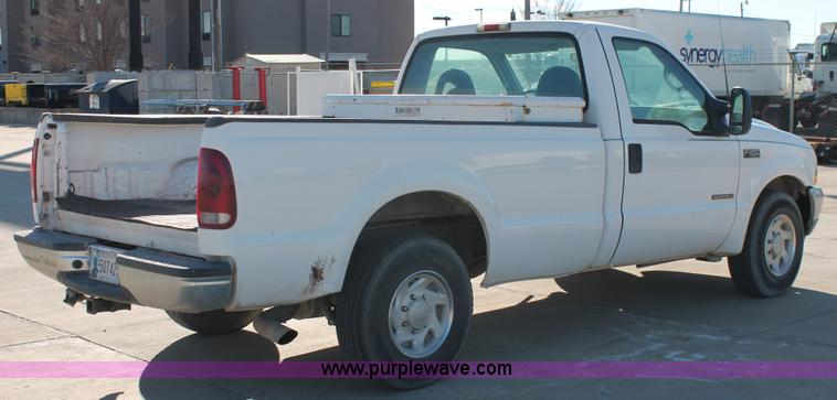 image for item L6774 2002 Ford F250 Super Duty XL pickup truck