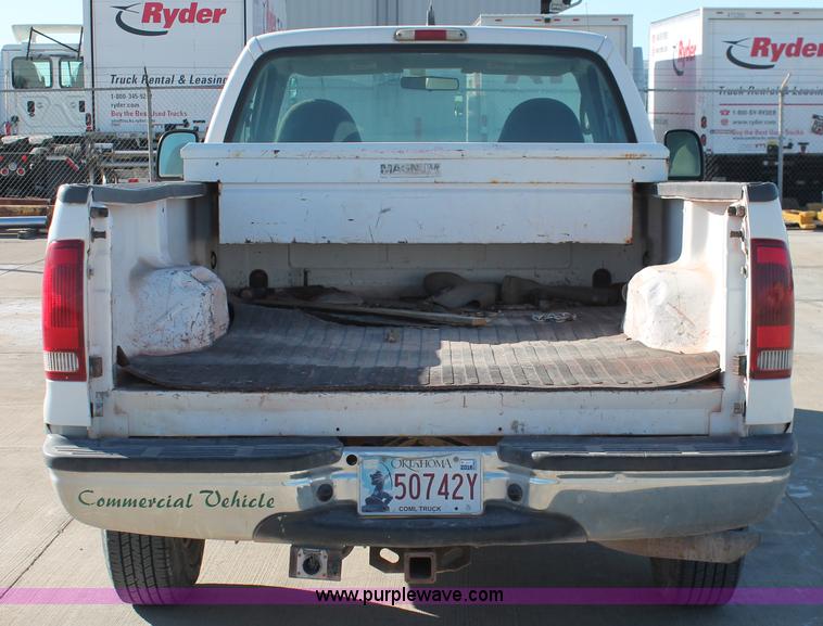 image for item L6774 2002 Ford F250 Super Duty XL pickup truck