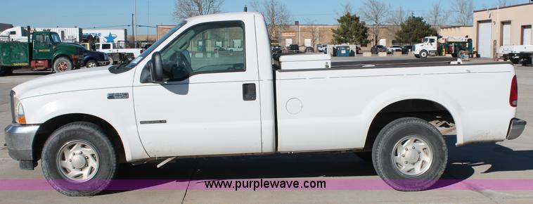 image for item L6774 2002 Ford F250 Super Duty XL pickup truck