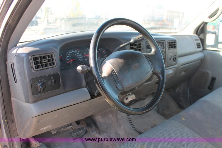 image for item L6774 2002 Ford F250 Super Duty XL pickup truck