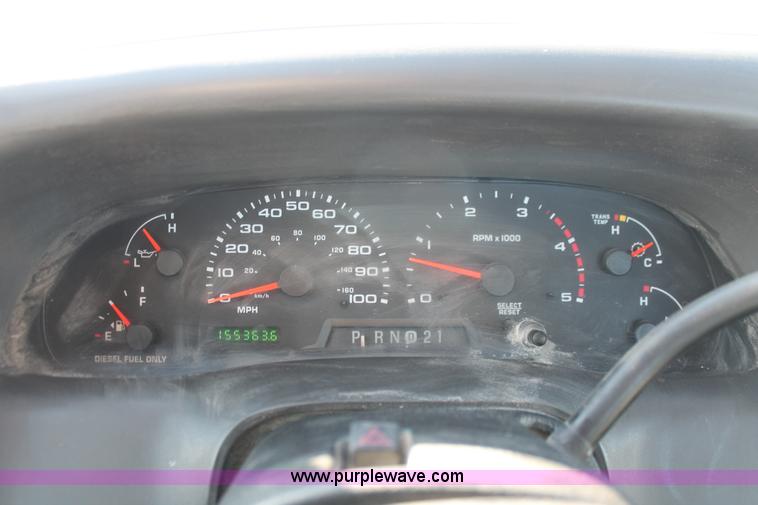 image for item L6774 2002 Ford F250 Super Duty XL pickup truck