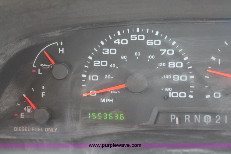 image for item L6774 2002 Ford F250 Super Duty XL pickup truck