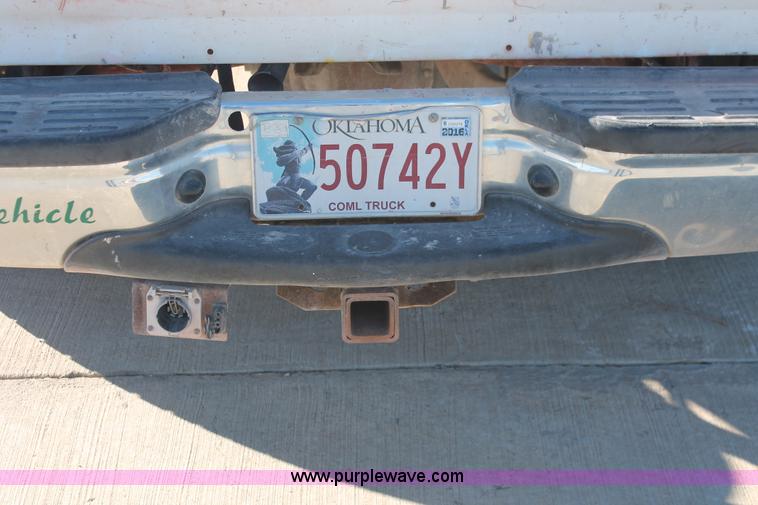 image for item L6774 2002 Ford F250 Super Duty XL pickup truck