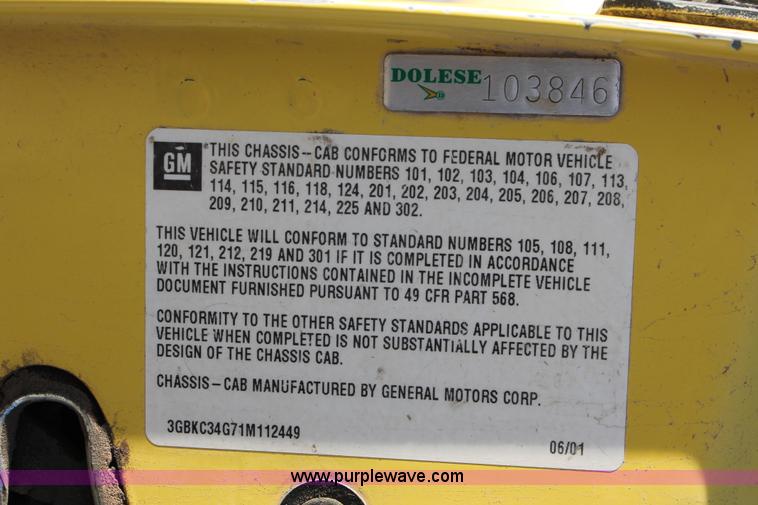 image for item L6775 2001 Chevrolet Silverado 3500HD flatbed pickup truck