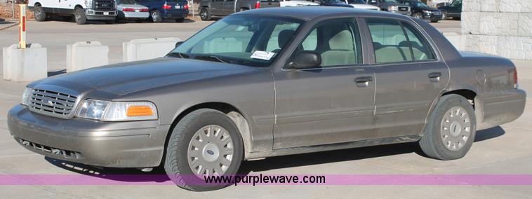 image for item L6776 2005 Ford Crown Victoria