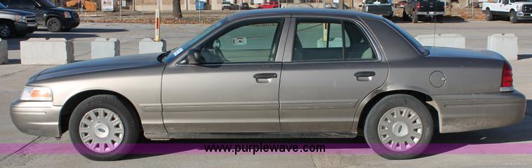 image for item L6776 2005 Ford Crown Victoria