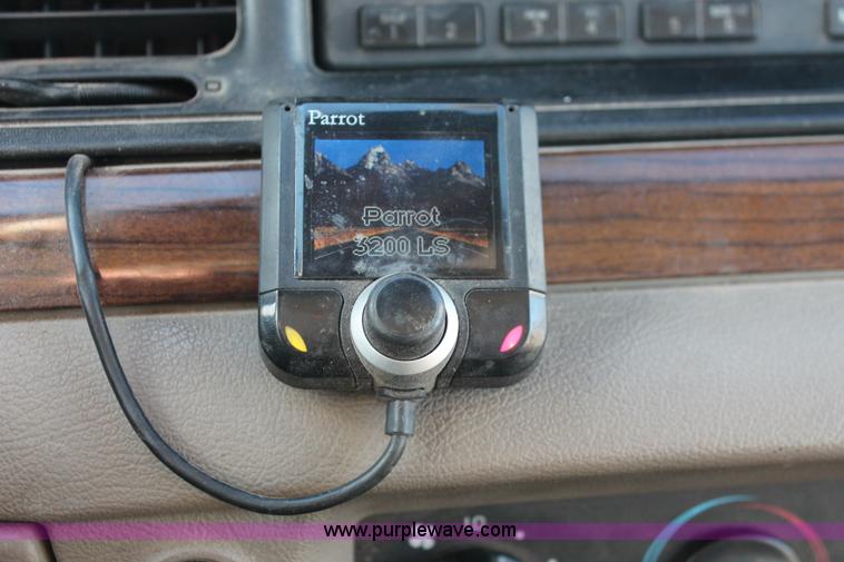 image for item L6776 2005 Ford Crown Victoria