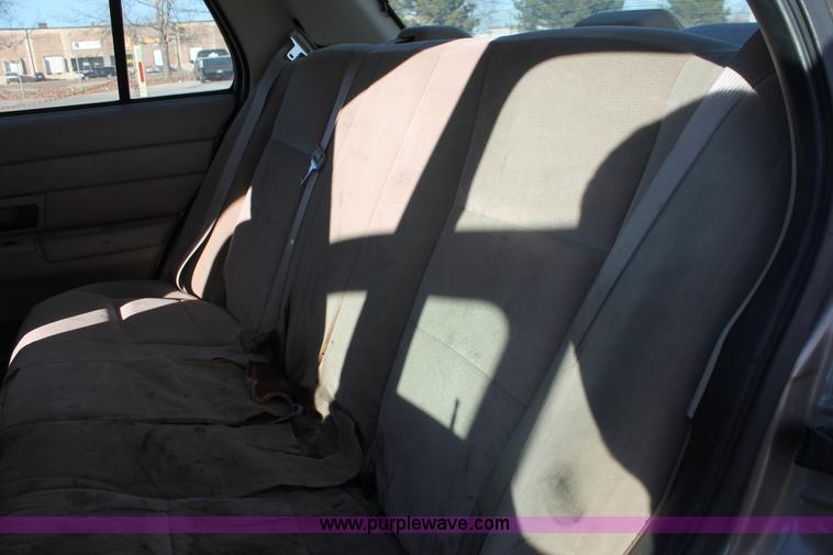 image for item L6776 2005 Ford Crown Victoria