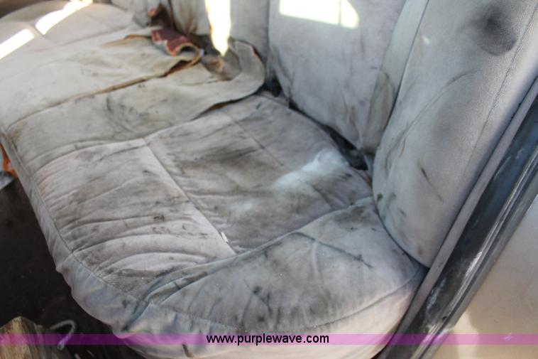 image for item L6776 2005 Ford Crown Victoria