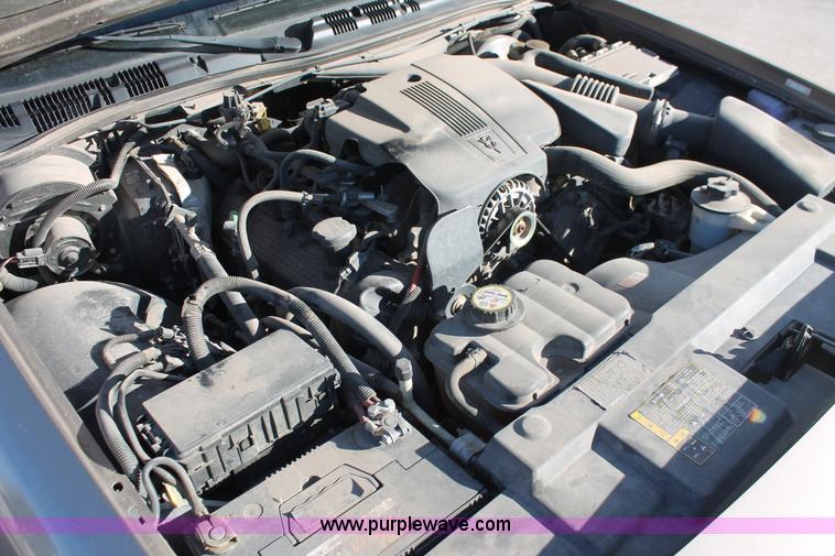 image for item L6776 2005 Ford Crown Victoria