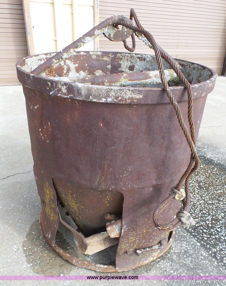 image for item BG9162 Concrete bucket
