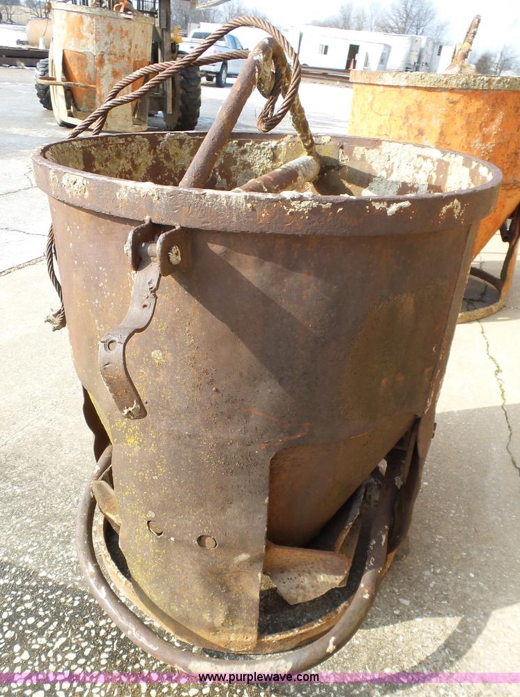 image for item BG9162 Concrete bucket