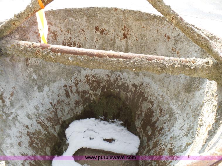 image for item BG9164 Concrete bucket