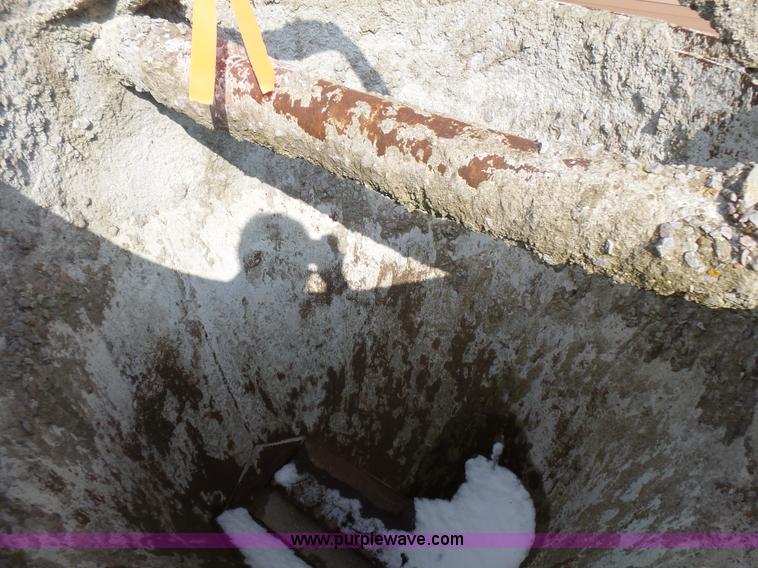 image for item BG9165 Concrete bucket