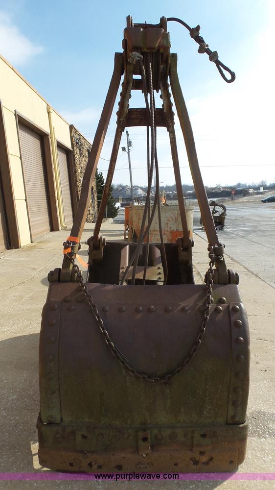 image for item BG9166 Clamshell bucket