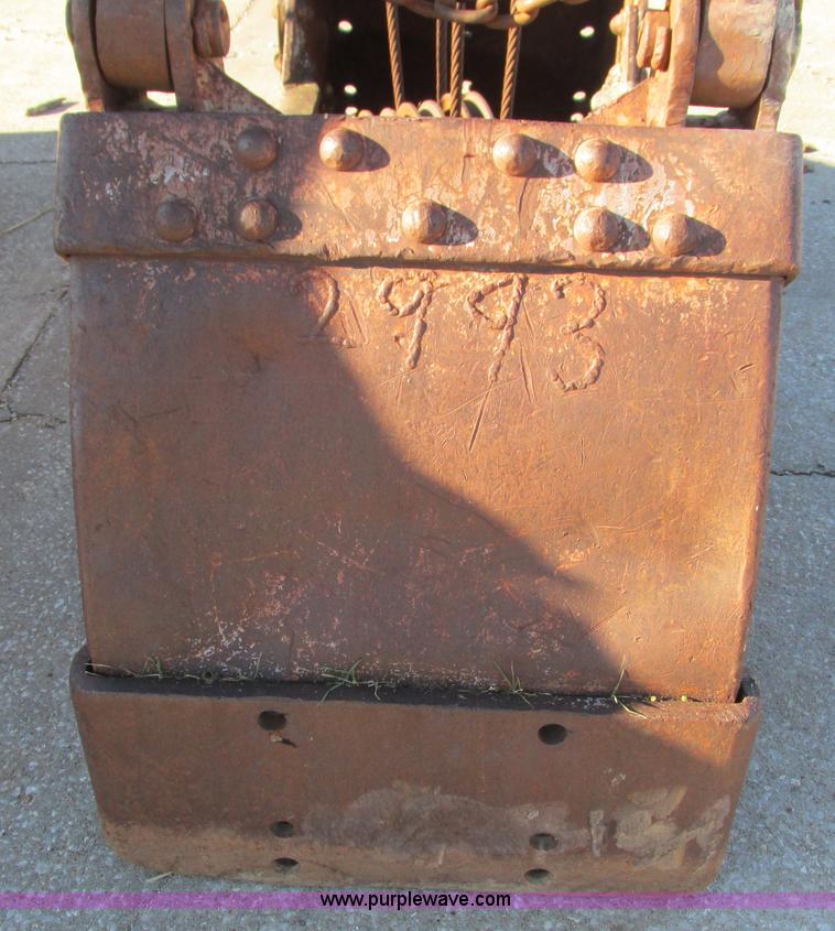 image for item BG9167 Clamshell bucket