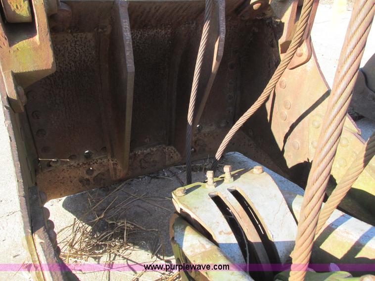 image for item BG9169 (2) clam shell buckets