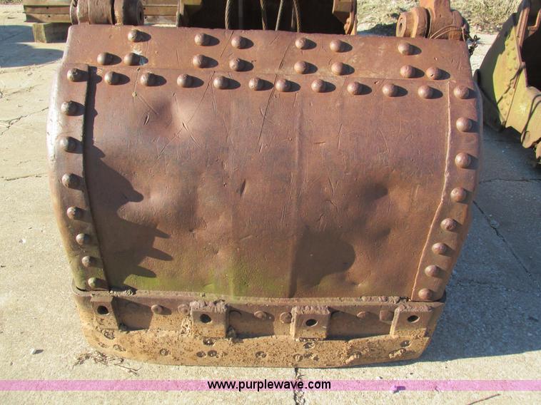 image for item BG9169 (2) clam shell buckets